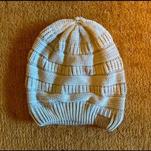 New Women’s CC Gray Knit Beanie